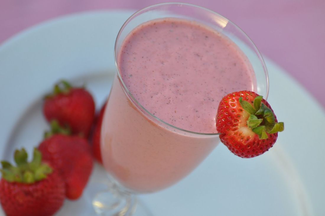 Strawberry-Almond Smoothie Dairy-Free